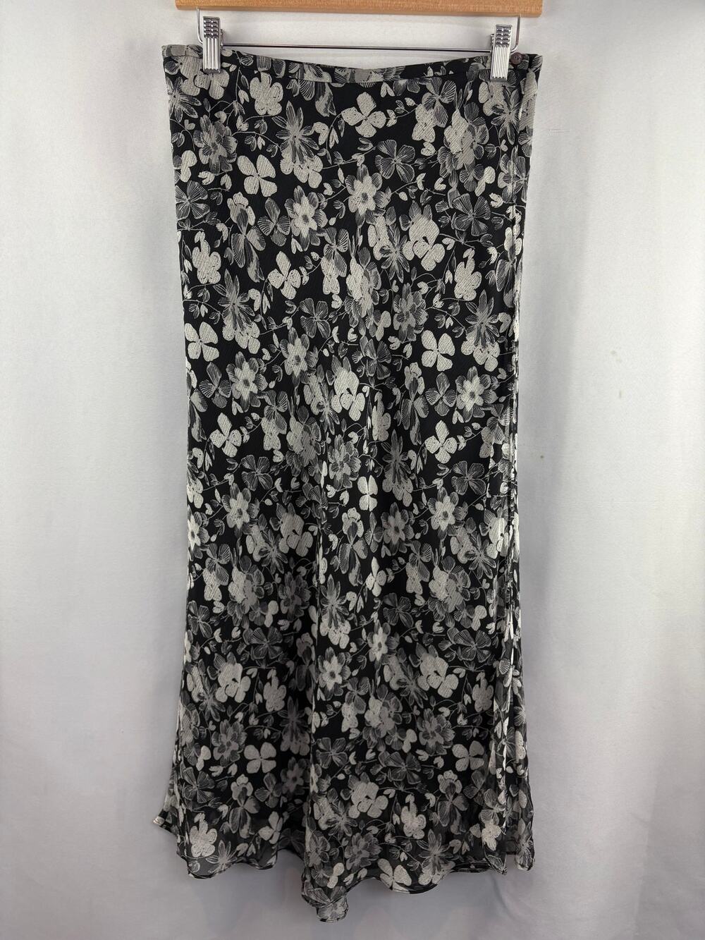 Women’s Charter Club Size 10 Black & Gray Floral Wrap Skirt